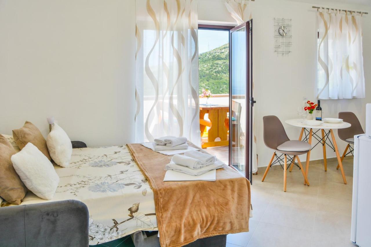 Gromila 2 Senj (Lika-Senj) Exterior foto
